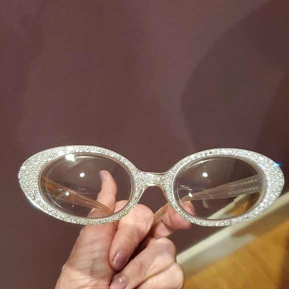 Vintage Cat Eye Rhinestone Glass from the 1950's 60's, By L. EVARD TWE FRANCE. - Picture 9 of 13